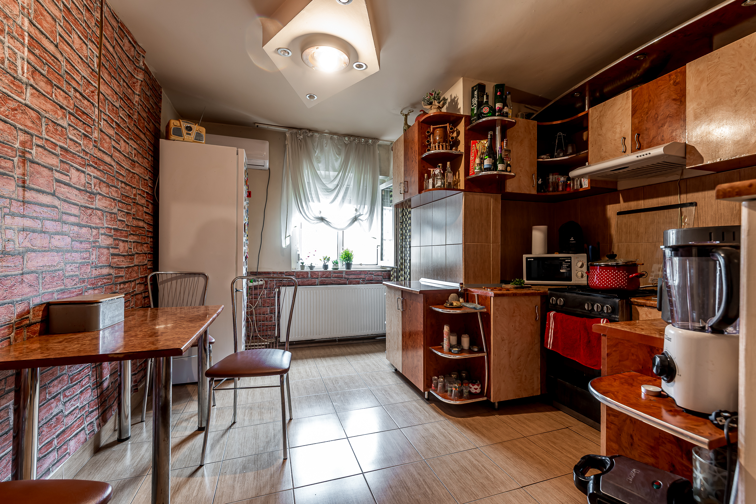 VANDUT! Apartament 2 camere decomandat | Zona Genesys Arad